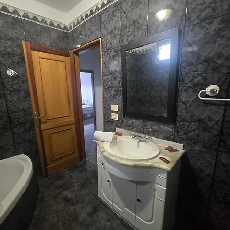 Appartement Casa Sara 1 *